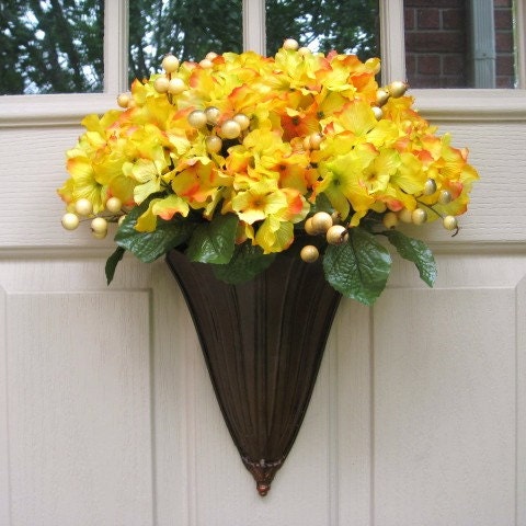 Hydrangea Wreath - Spring Wreath - Outdoor Wreath - Yellow Wreath - Door Wreath Alternative