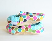Kaleidoscope Bison Booties Size 0 to 6 Months Newborn Infant baby girl turquoise aqua pink
