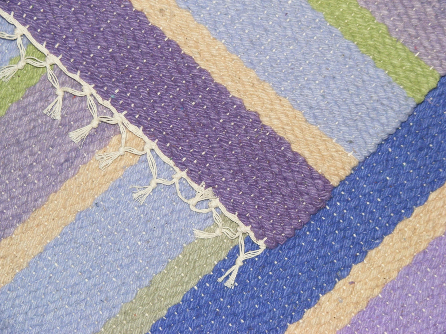 Hand Woven Rug - 24.5" x 39.5"