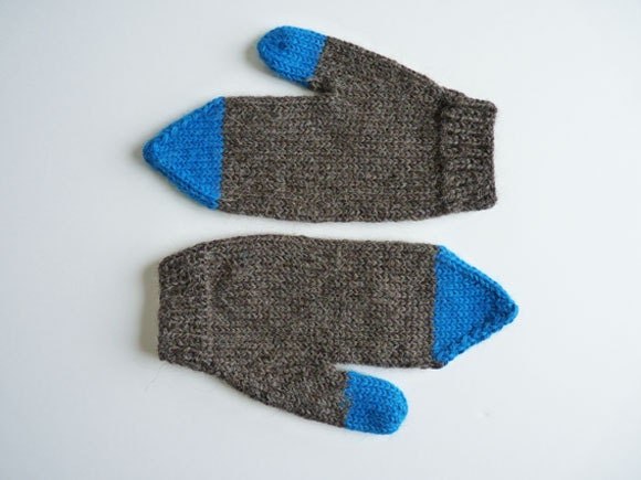 Hand knitted Bicolor Alpaca Gloves