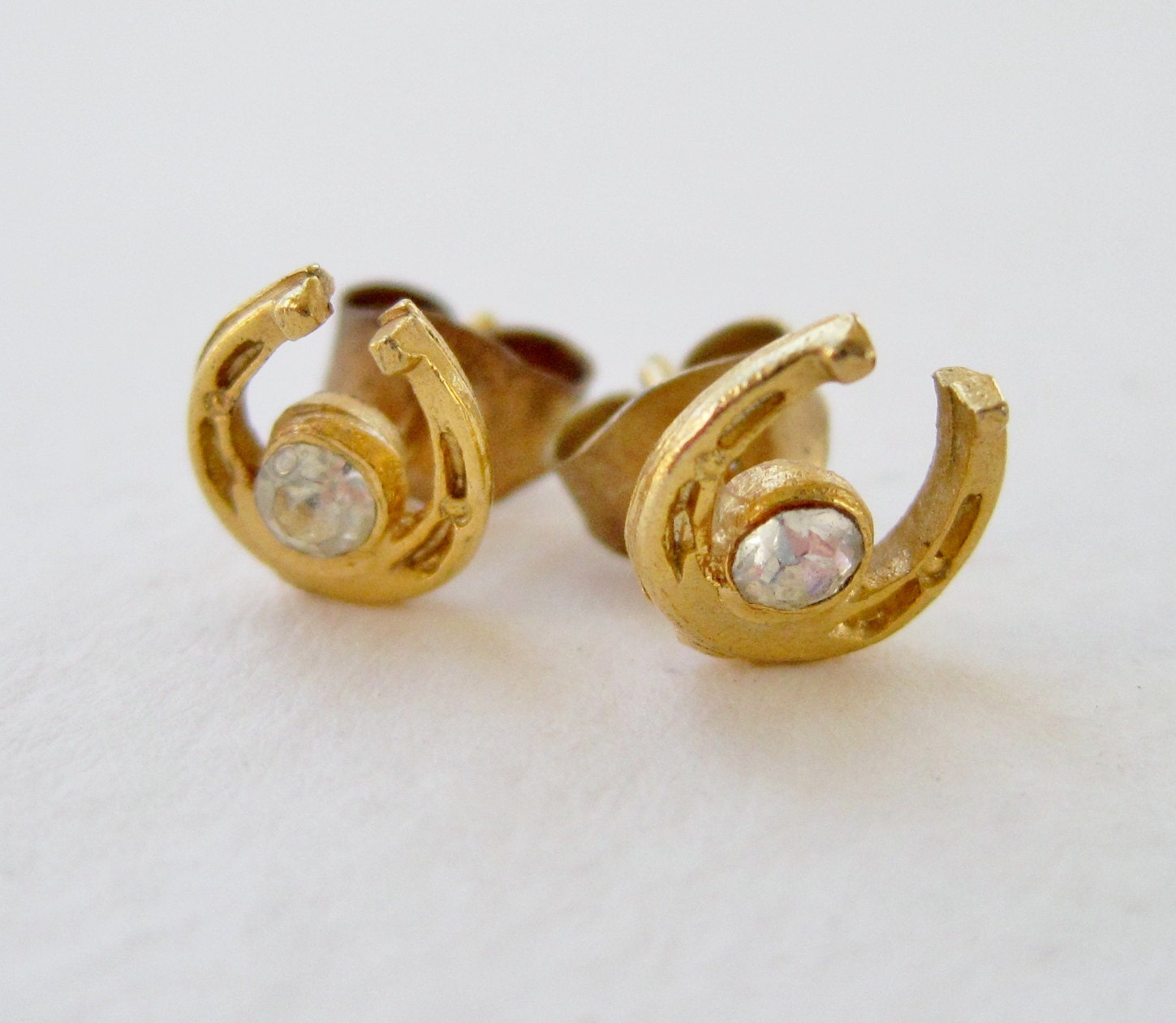 SALE 10 PERCENT OFF Vintage 80s Retro Kitsch Goldtone Gold Tone Clear Rhinestone Lucky Horseshoe Stud Earrings