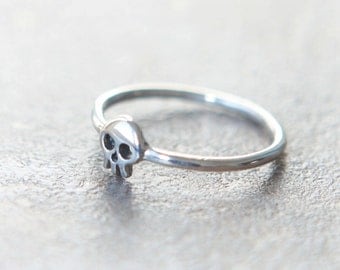 Mini Skull ring in sterling silver