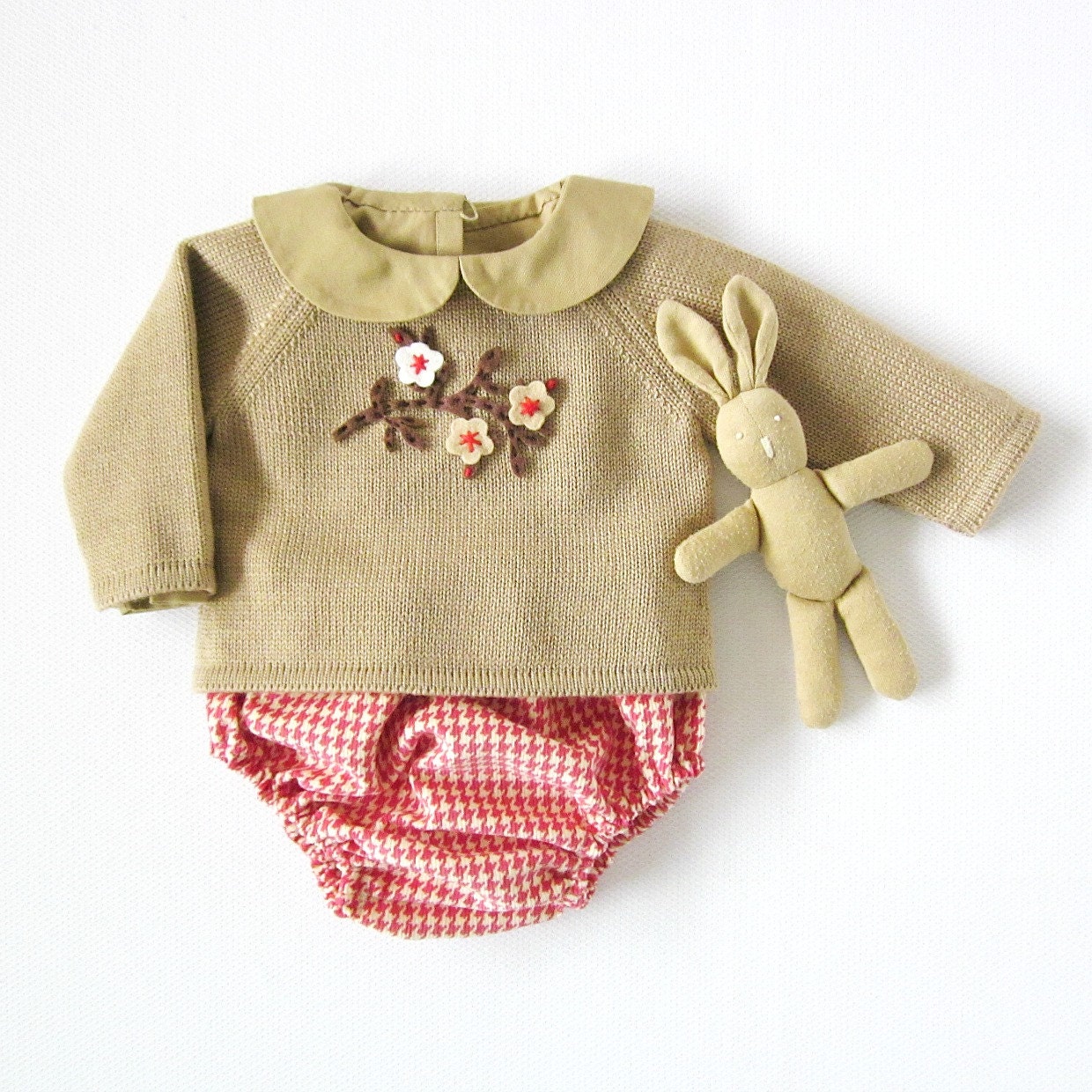 Knitted sweater with diaper cover in camel and red by tenderblue