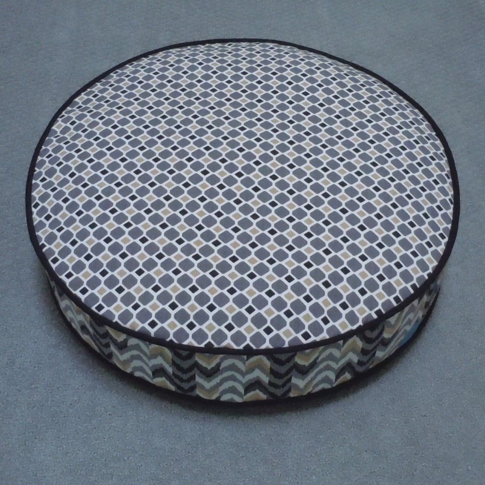 Round Cat Bed in Neutral Tones Waverly Fabric