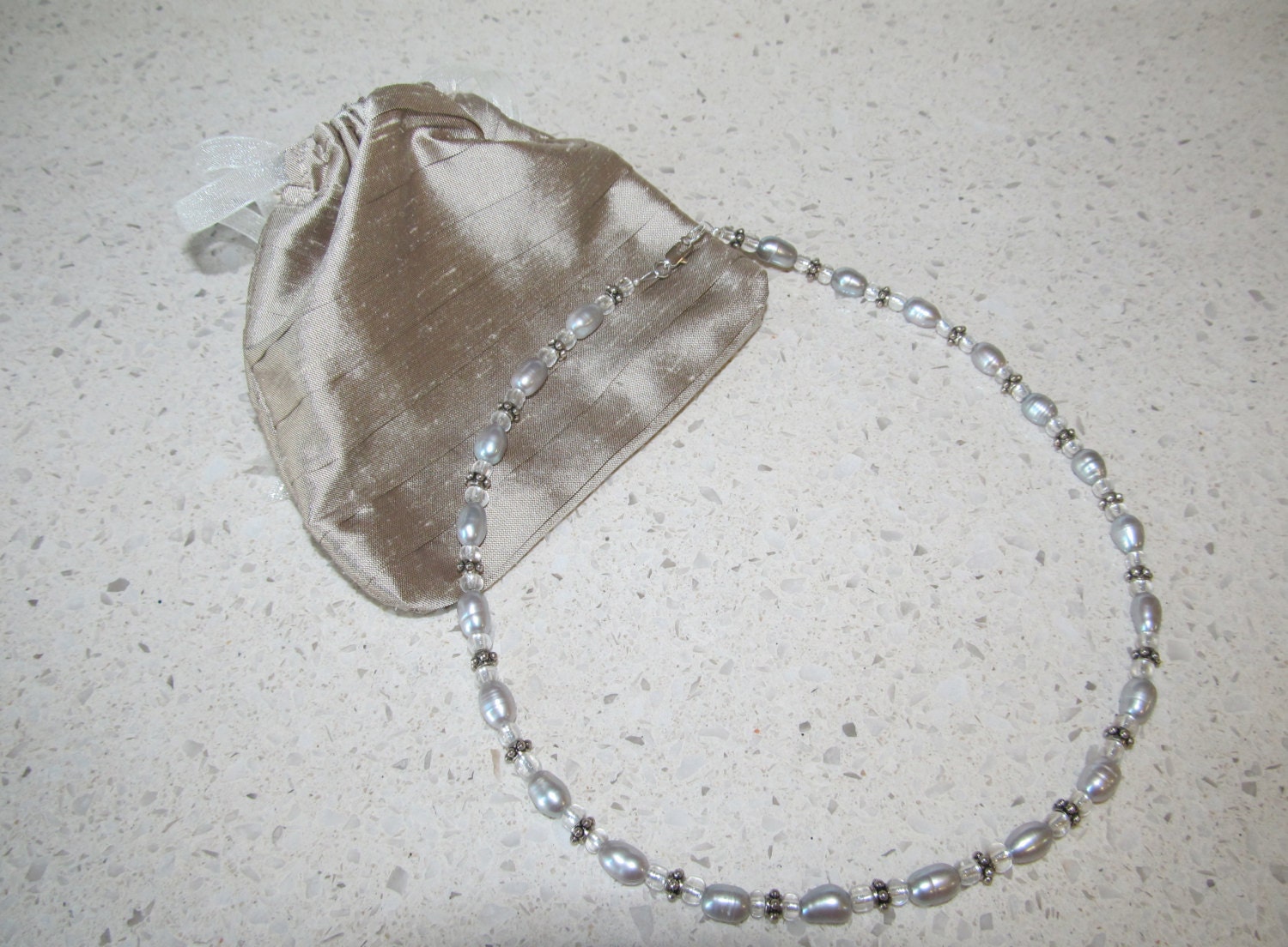 Light gray freshwater pearl necklace with gift bag