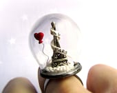 Ring Oh la la Paris with Eiffel Tower and red heart balloon. Ring glass globe