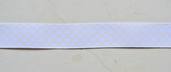 Beautiful white quatrefoil 7/8" grosgrain ribbon- wedding Il_570xn