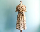 RESERVED FOR MARI / Vintage 50s 60s floral dress / day dress / beige brown / big collar / short sleeves / midi / medium