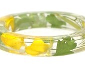 Real Flower Bracelet- Flower Jewelry- Yellow Bracelet-Yellow Jewelry-Green Bangle-Resin Jewelry Dried Flowers- Green Bracelet-Green Jewelry