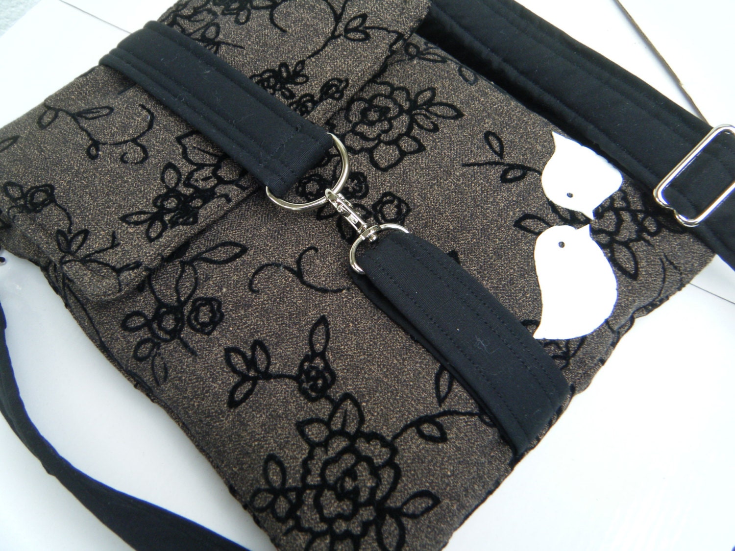 Cute-iPad 1, 2, 3 or Latest MINI iPAD  bag-iPad case-iPad cover-iPad sleeve-Midnightkisses-adjustable/removable shoulder strap