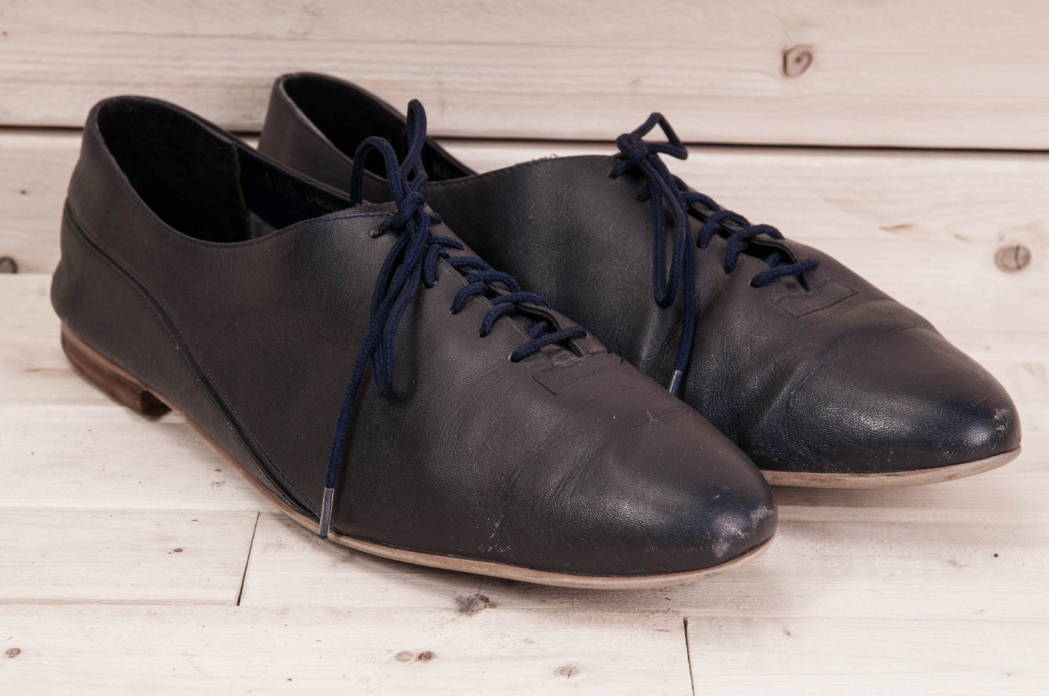 Vintage 1980s navy blue new wave dance shoes size 10.5