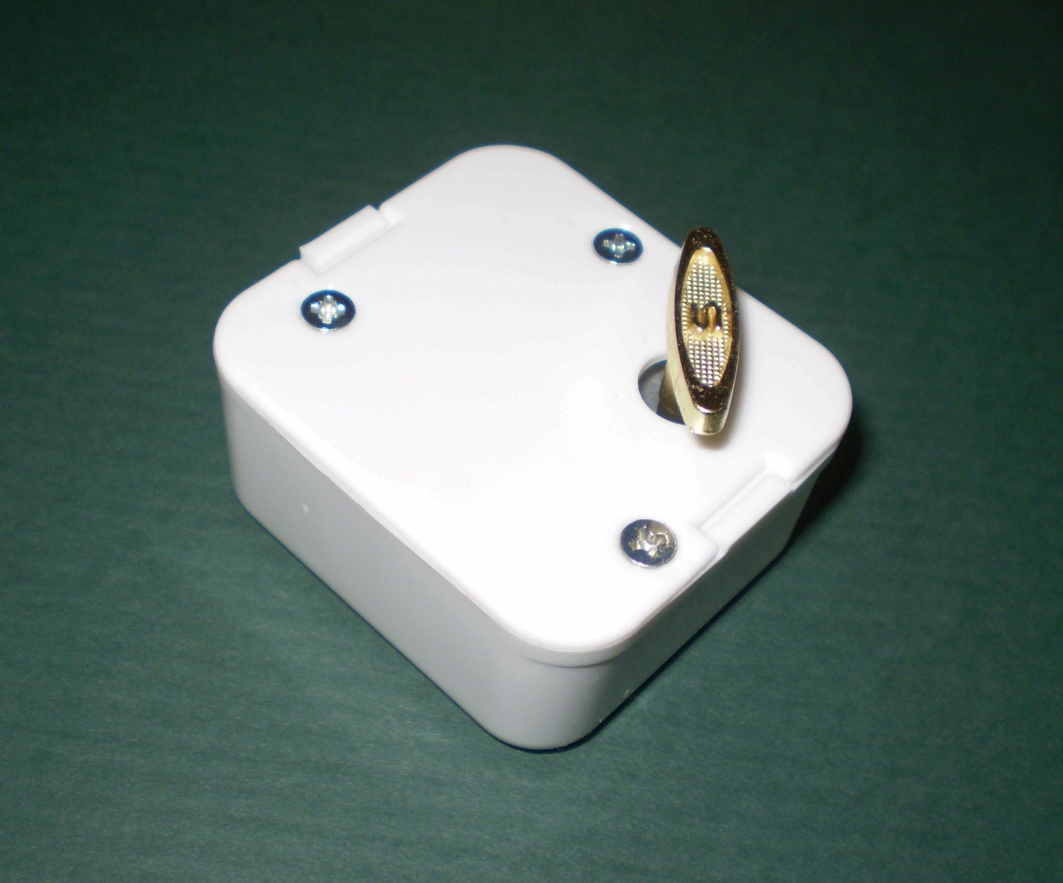 18 Note Music Box Movements  - White Case - Many New Song Recently Added