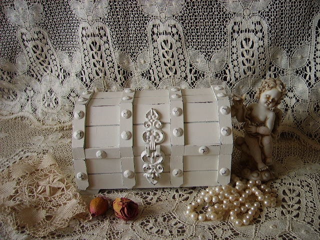Shabby Cottage, Painted Vintage treasure chest, storage, wood, jewelry, trinkets, Heirloom white, distressed