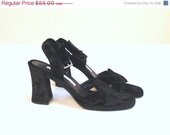 SALE vtg 90s BLACK VELVET chunky Peep Toe Heels goth 8 grunge pumps revival