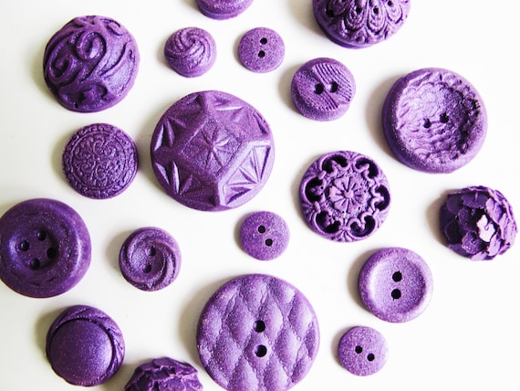 25 Edible Chocolate Buttons: The Violet Electric Il_570xn