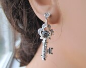 Sparking key stud earrings