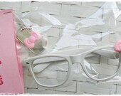 Hello Kitty set - nerd glasses & necklace