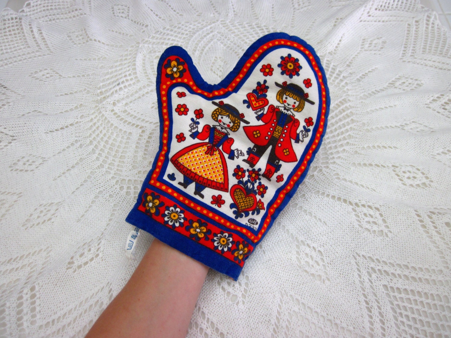 Vintage Kolf Oven Mitt - Folk Art - Kitchen - Scandinavian Style