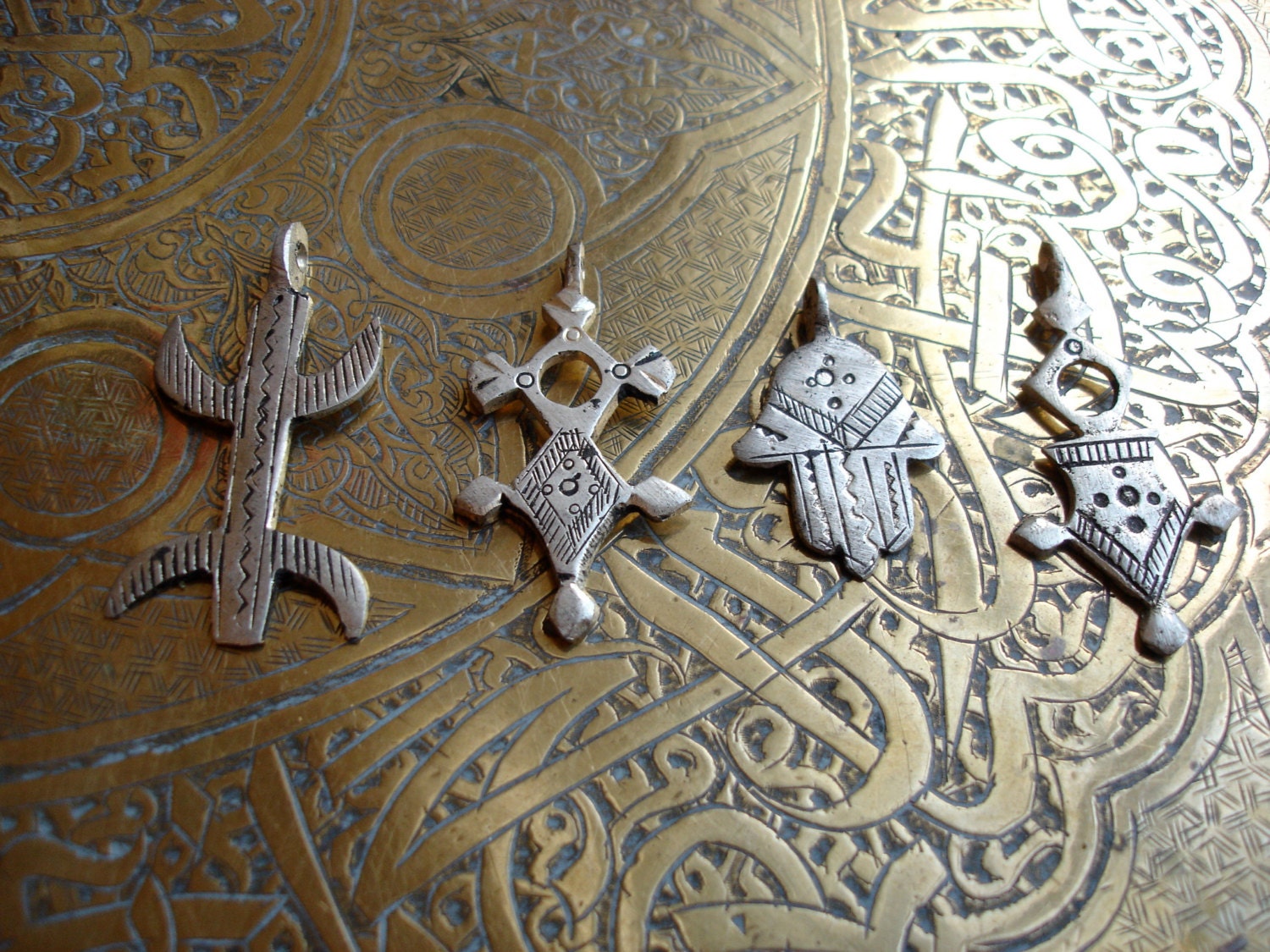 4 silver Moroccan Berber charm pendants (8)
