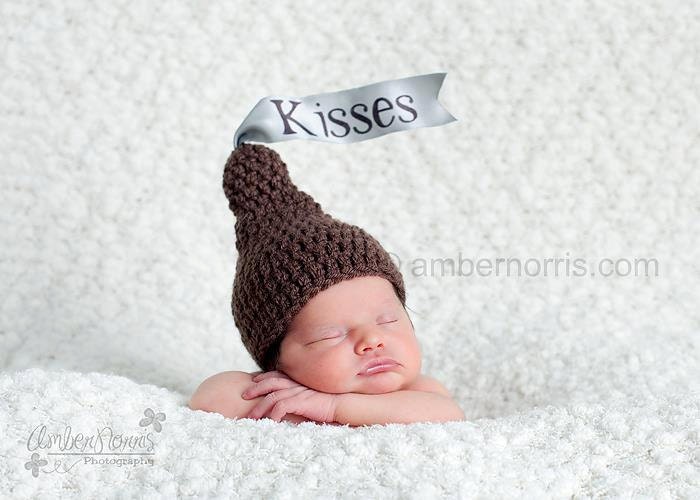 Crochet NEWBORN Sweet Treat Kisses Hat with Fully Customizable Ribbon Wording, Photography Prop
