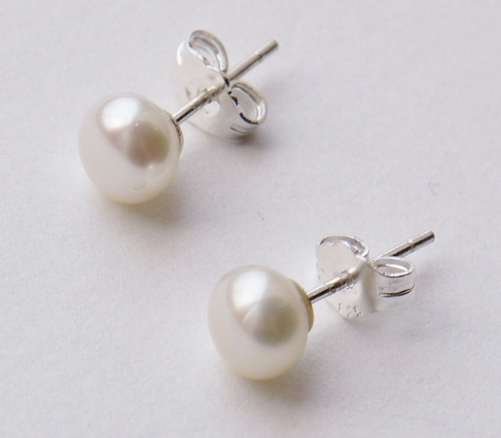 small ivory white pearl sterling silver 5mm freshwater pearl stud earrings
