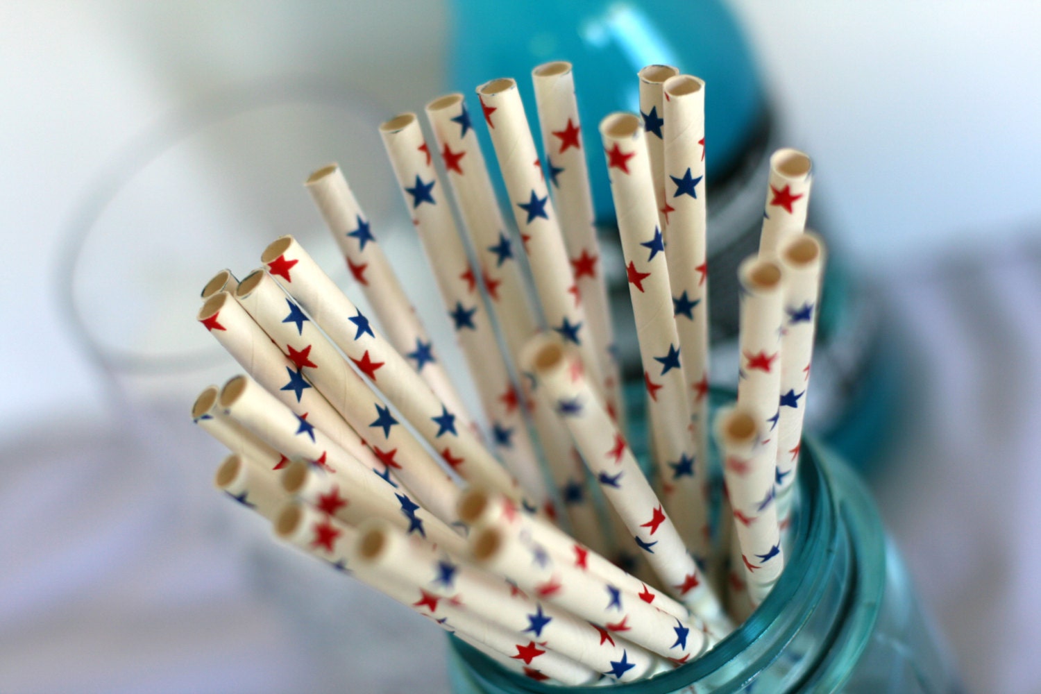 Paper straws in red and blue stars