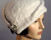 Beautiful retro women beret, white felt beret, elegant winter hat, retro hat, 20's inspired hat, art deco inspired