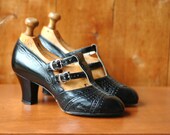 vintage 1920s 1930s shoes / 30s black art deco heels / size 5