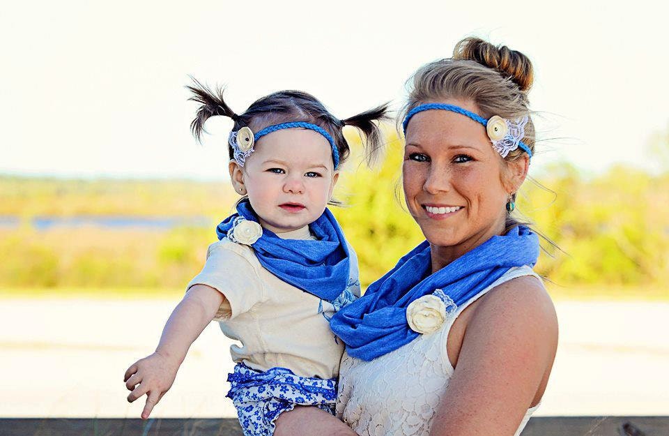 Infinity Scarf in periwinkle blue with ivory accents - Baby Scarf - Child Scarf - Cowl - Toddler Circle Scarf