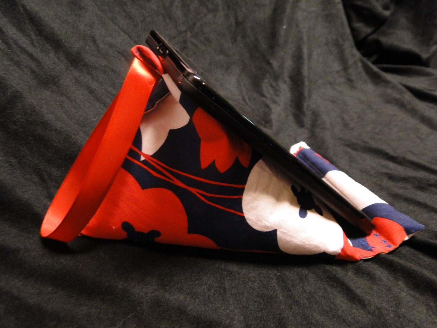 KINDLE TABLET NOOK Pillow Pad -  Red, White, and Blue Graphic Floral pillow stand for your Kindle or tablet