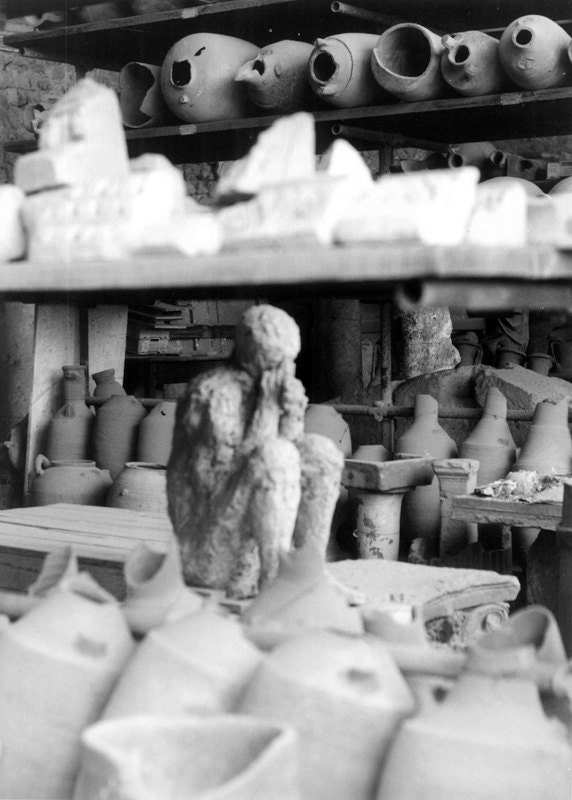 Photographic Print -- Pompeii Italy (II)-- Black and White Film Photograph 20 x 14,3 cm / 8  x 5 1/2 in