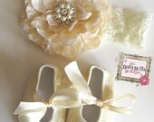 Baby Girl  Creamy lace headband and  baby crib  shoes set..