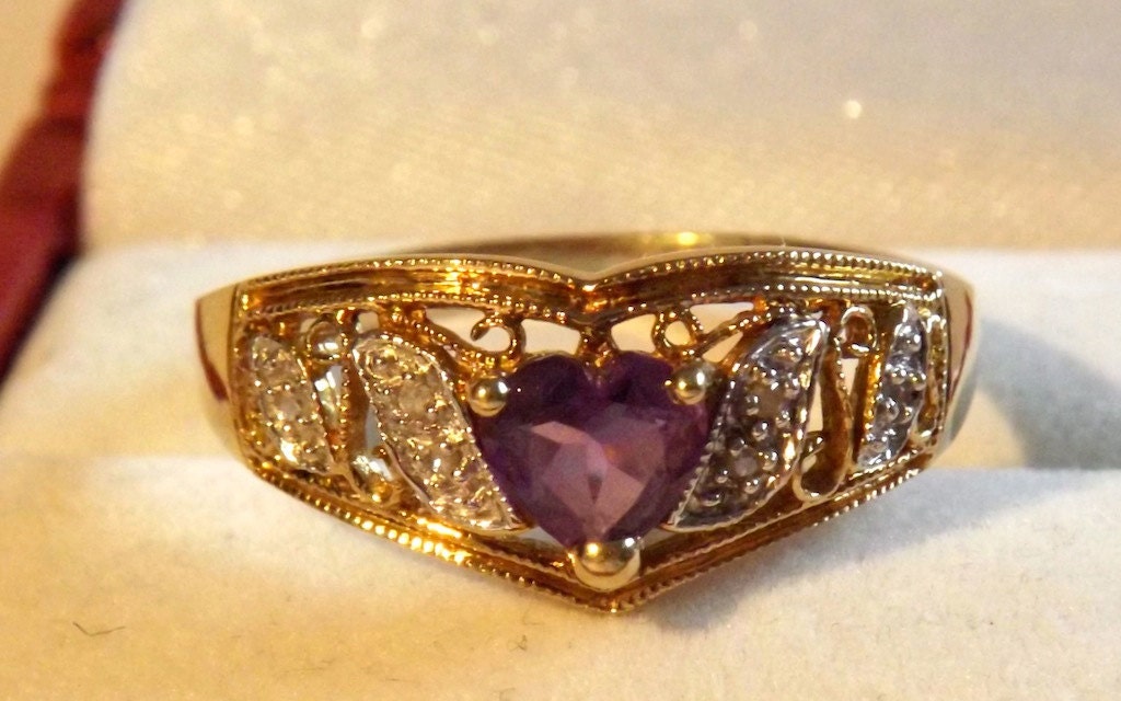 Vintage Heart Amethyst Diamond Ring/1 Carat/9K Yellow Gold/Right Hand