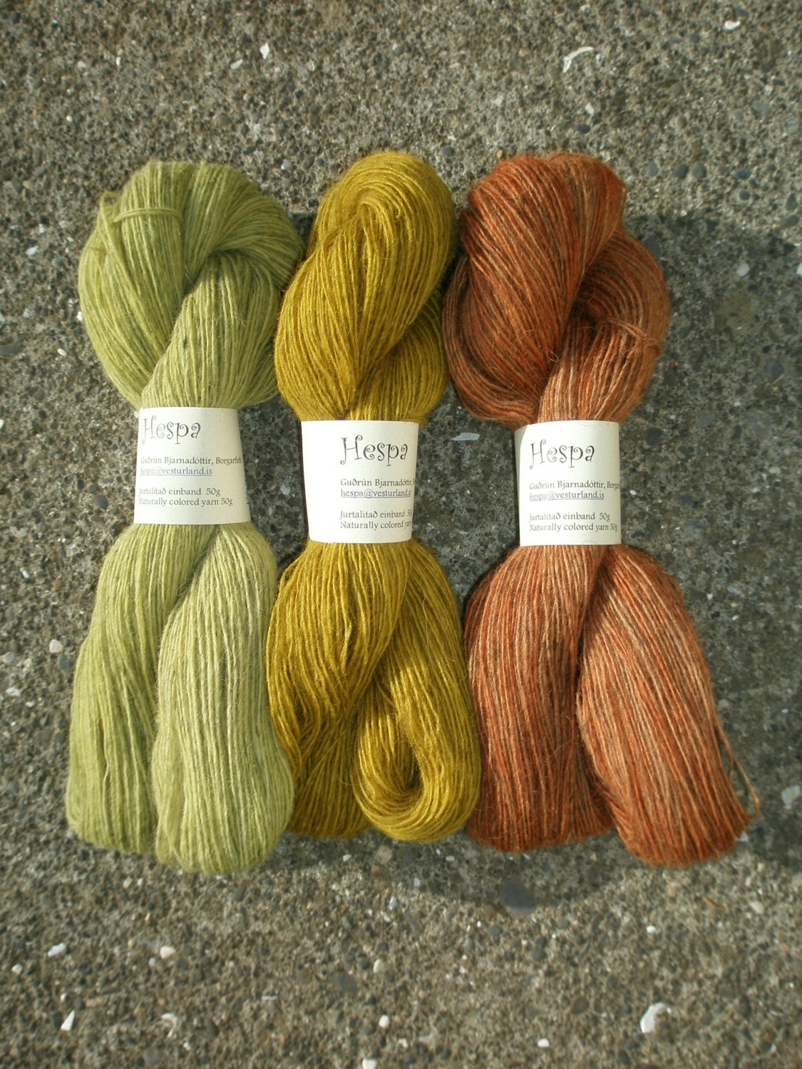 Naturally colored yarn to make a Icelandic Hyrna (Shawl)