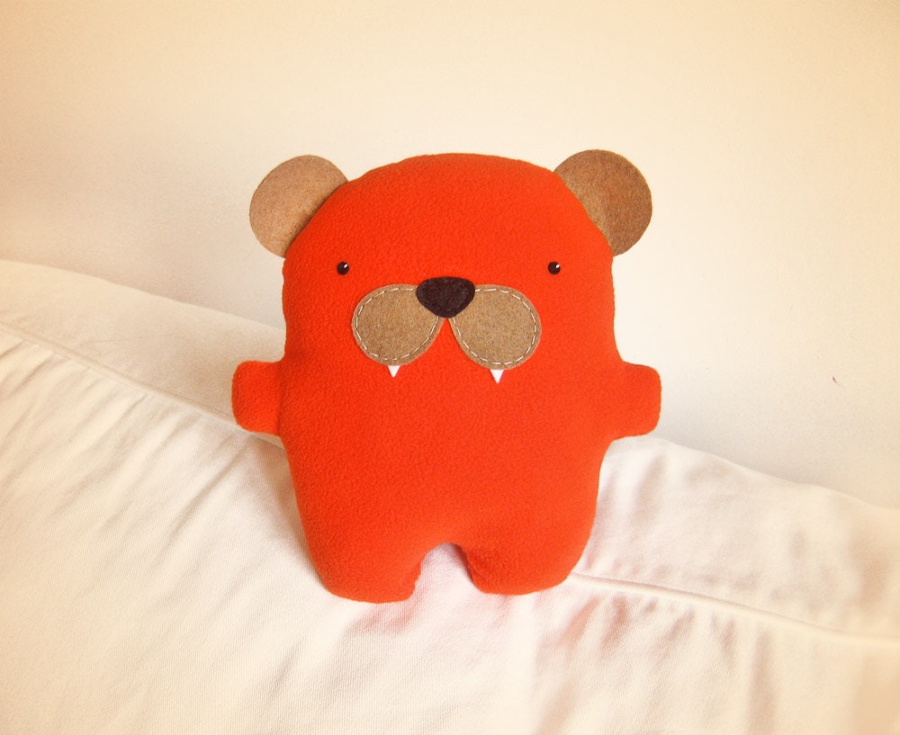 Whimsical Bambak le Puffon with little sharp teeths