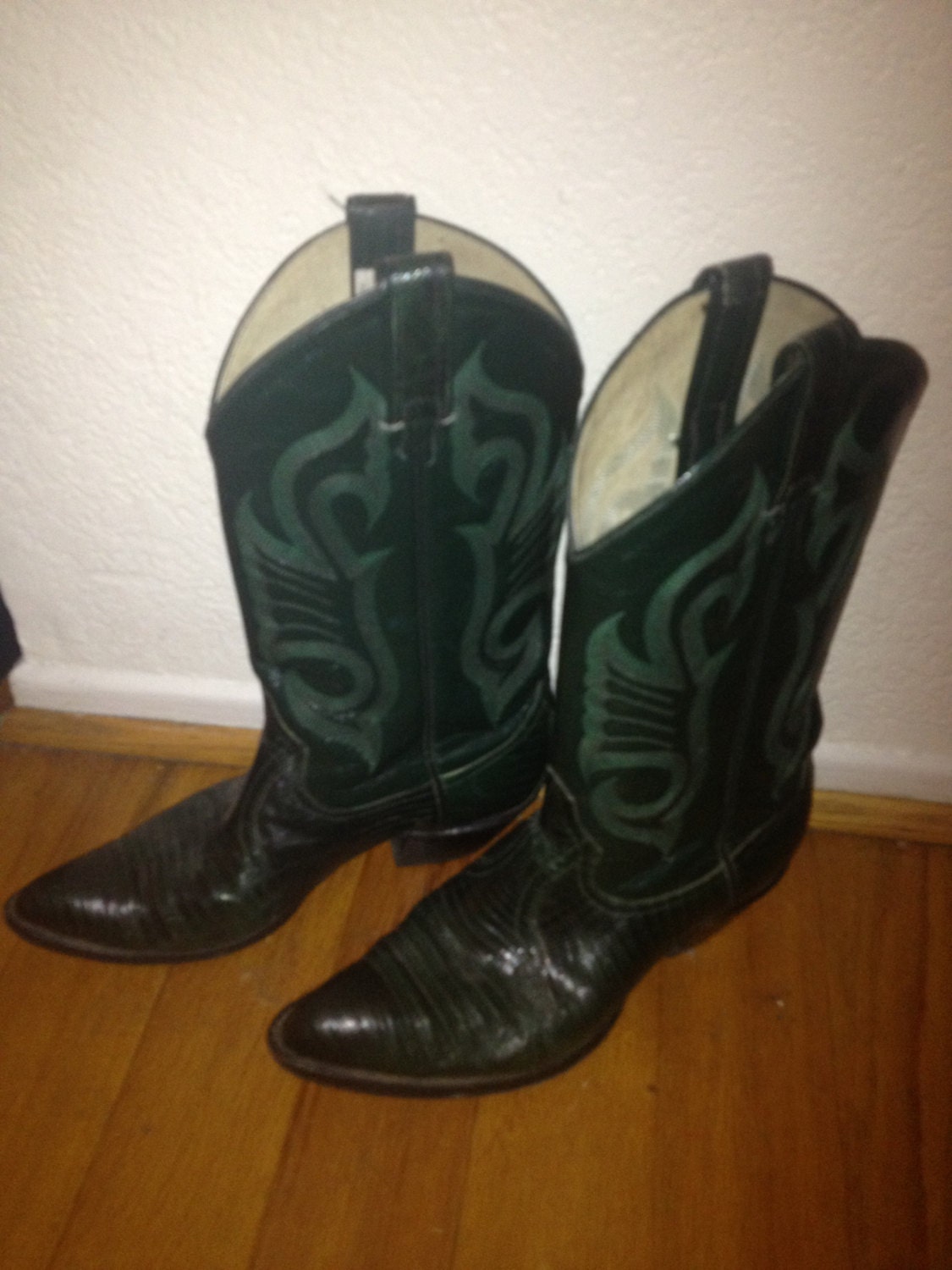 VINTAGE GREEN Cowboy Boots SIZE 8