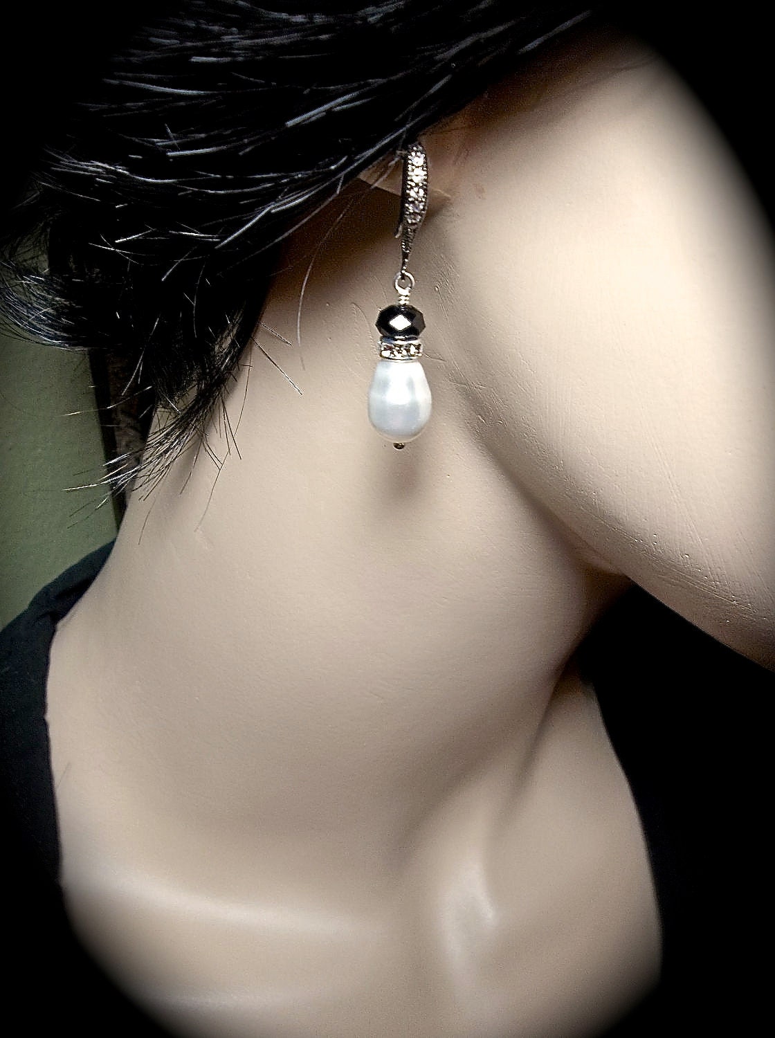 Pearl necklace and earring set - Stunning Black Tie Pearl set - Sterling Silver - Dramatic and VERY Sharp - Bridal jewelry -