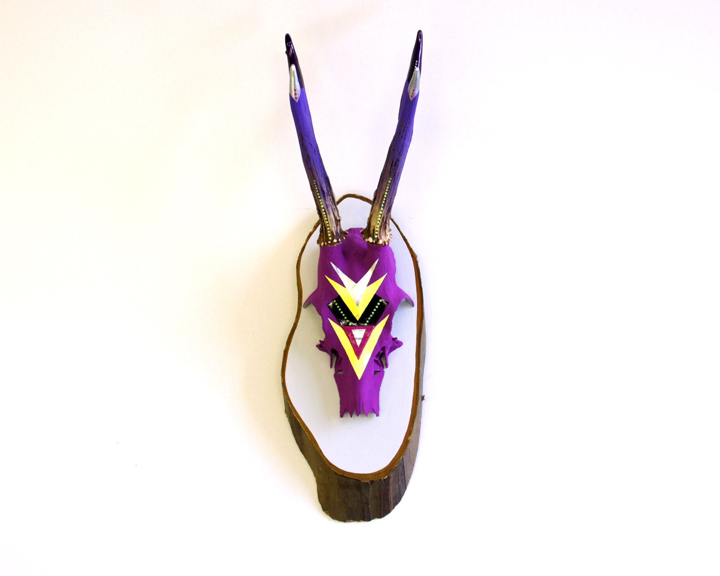 OMBRE VIOLET & NEON yellow purple diamond aztec geometric arrow painted deer skull antlers horns - taxidermy unusual modern trophy decor