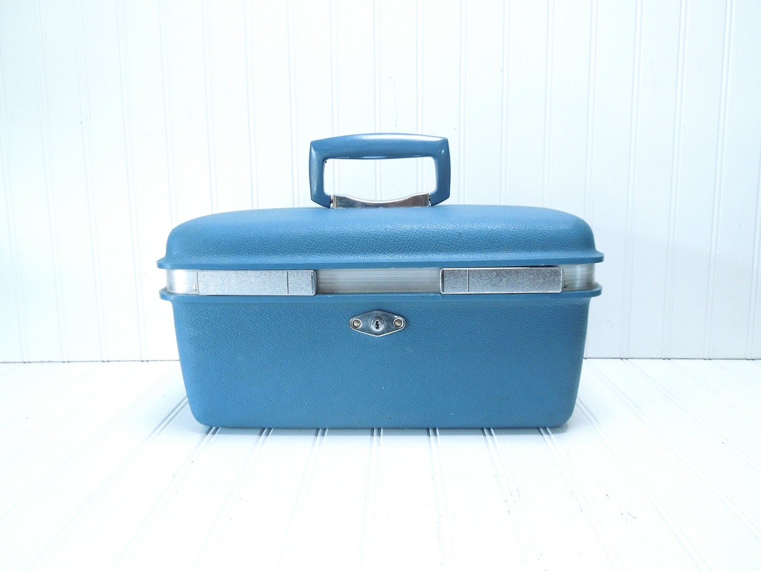 Vintage Train Case Blue Royal Traveler 1950s Make Up Case