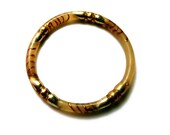 Vintage Atomic Plastic Bangle Bracelet - Gold Tone And Apple Juice