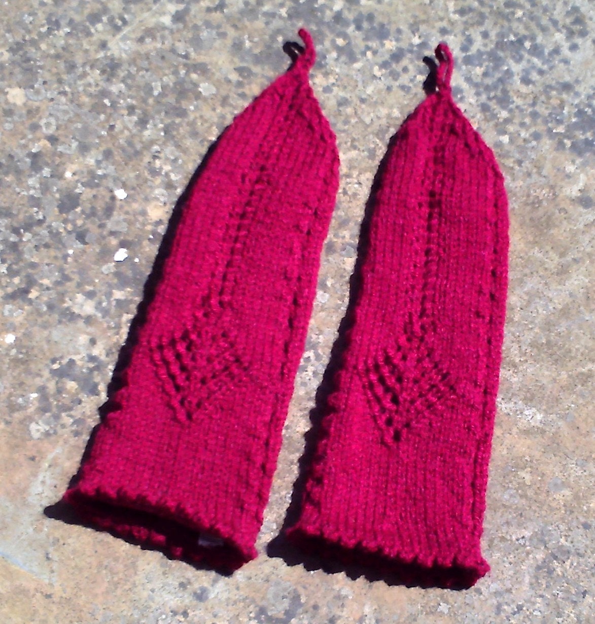 Hand knitted wrist warmers / fingerless gloves. Adult women or teenager. Small to medium.