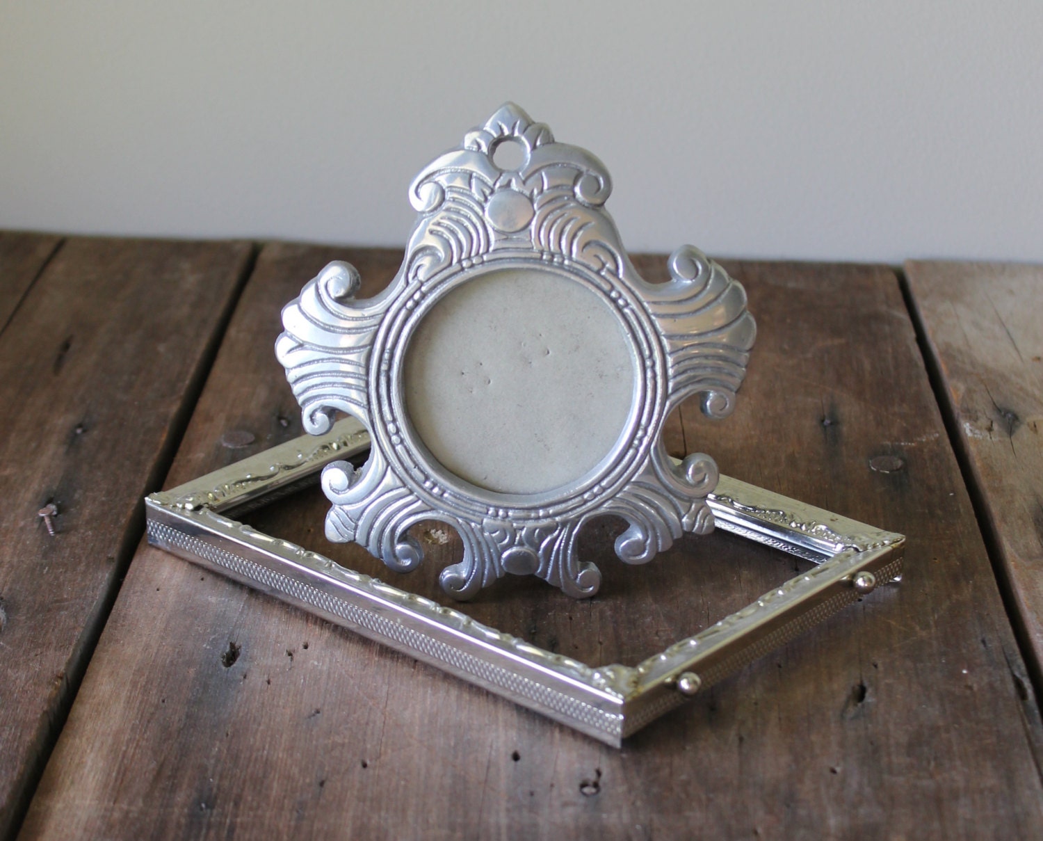 Metal Picture Frames Photo Silver Tone Decorative Small Unique Vintage Ornate Round 5x7
