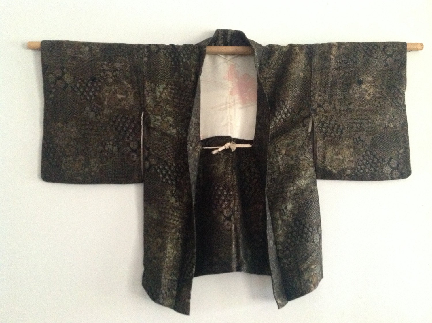 1970s / 80s Japanese Vintage Silk Haori Kimono Jacket featuring Lovely Golden Chrysanthemum