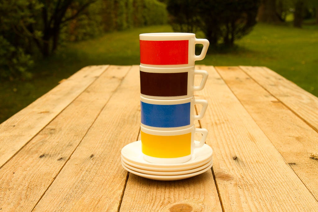 Arcopal France coffee cups with Arcopal France saucers - set of 4