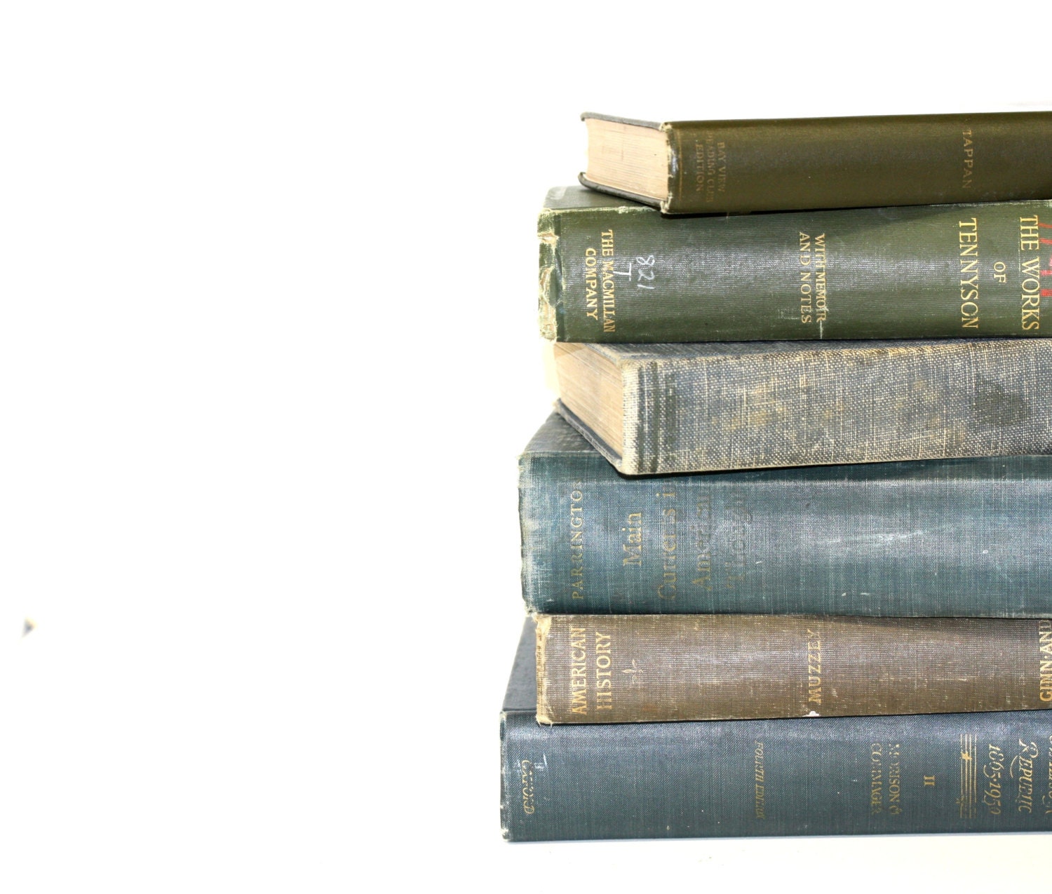 Vintage Book Collection Interior Design Vintage Book Decor Shabby Chic