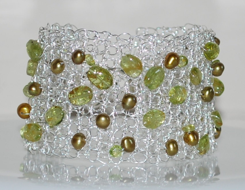 Multistone Crocheted Wire Cuff Bracelet, Crochet Wire Gemstone Bracelet, Peridot Wire Cuff, Crochet Wire Jewelry, Peridot Green