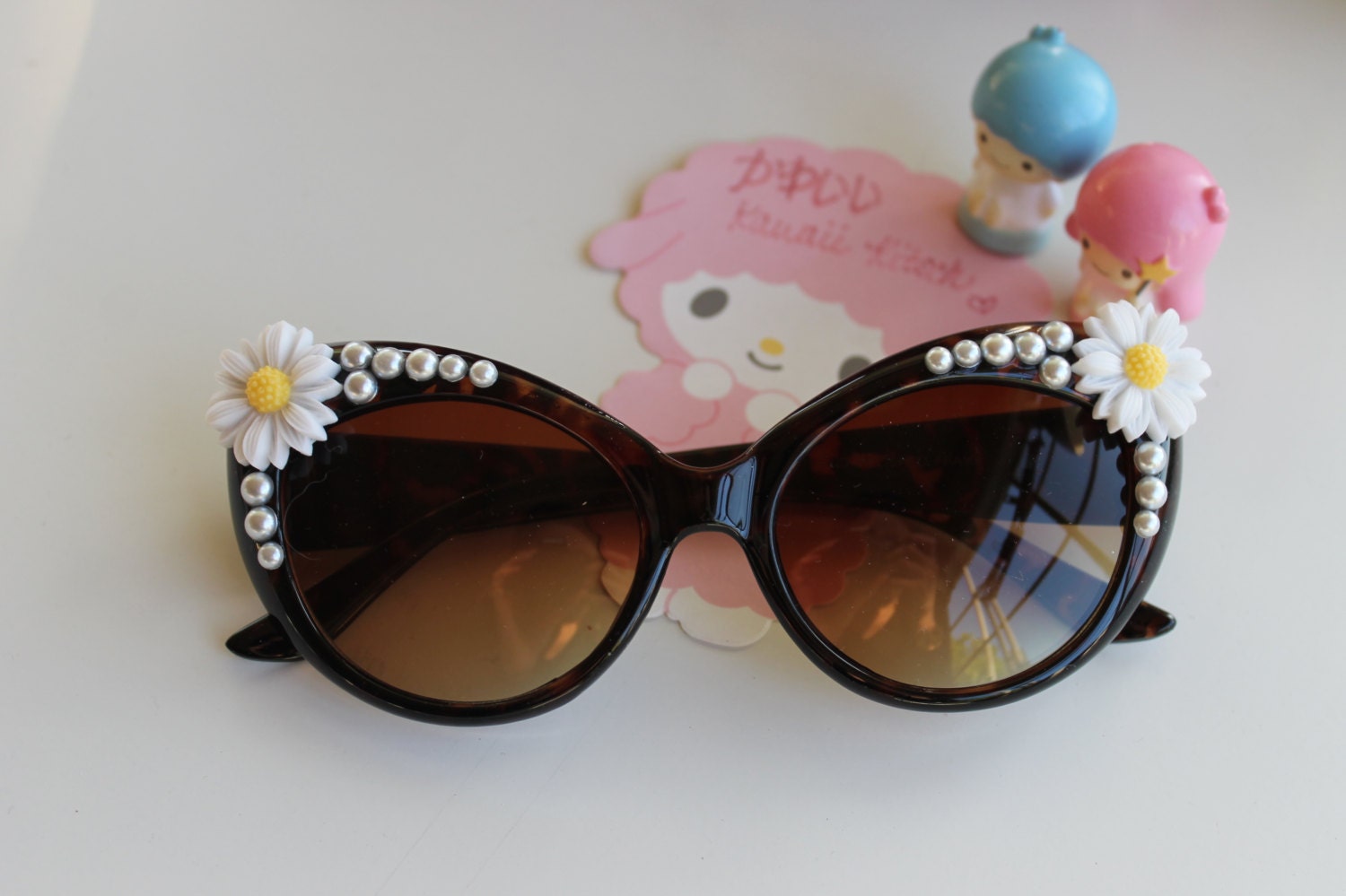 Oversize Daisy & Ivory Pearls on Tortoise Retro Cat Eye Sunglasses