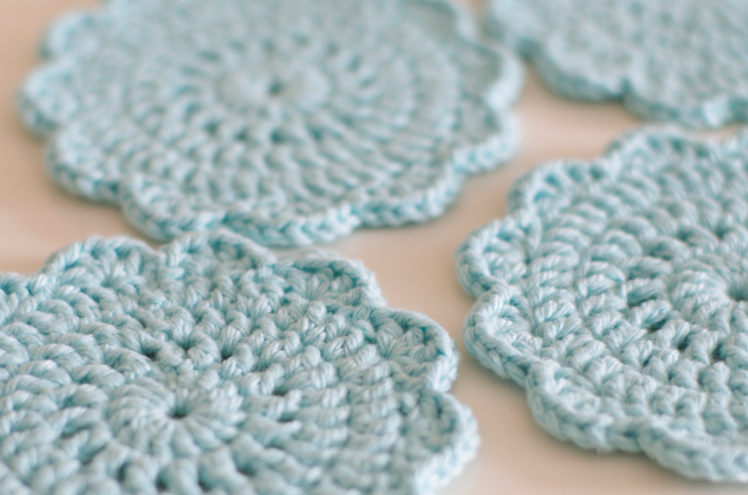 Doily Crochet Coaster Set of 4 - Bright Aqua - Round 4.75" / 12cm