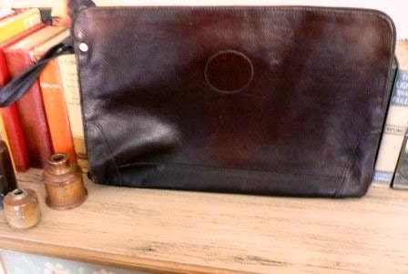 vintage luggage ... QUEROS Vintage leather DOCUMENT ZIP swing handle Bag  ...