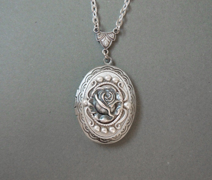Winter Rose-- Gothic Lolita Oval Locket: Silver Rose Locket--Mother's Day Gift